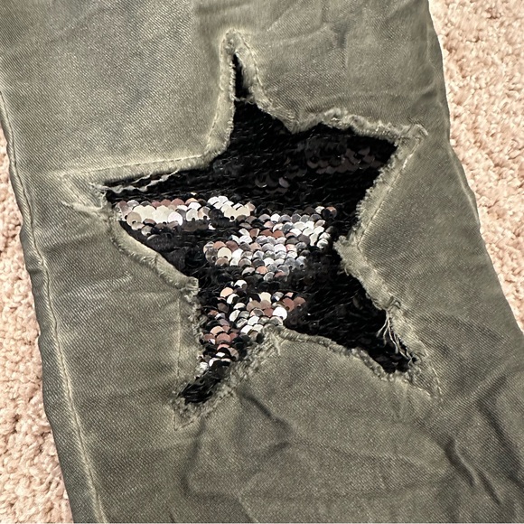 SZ:S Venti6 SEQUIN STAR CAPRI PANTS - ARMY GREEN - Picture 4 of 6